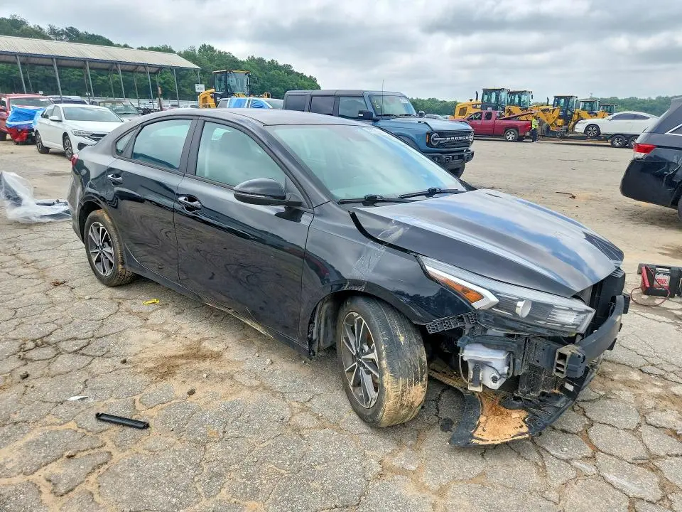 2022 KIA FORTE LXS  