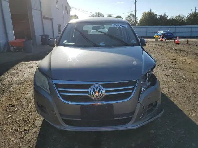 2010 VOLKSWAGEN TIGUAN SE  