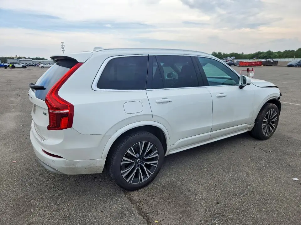 2022 VOLVO XC90 T6 MOMENTUM  
