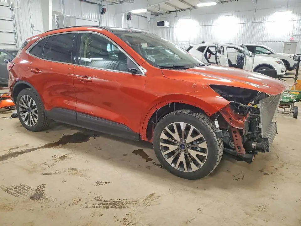 2020 FORD ESCAPE TITANIUM  