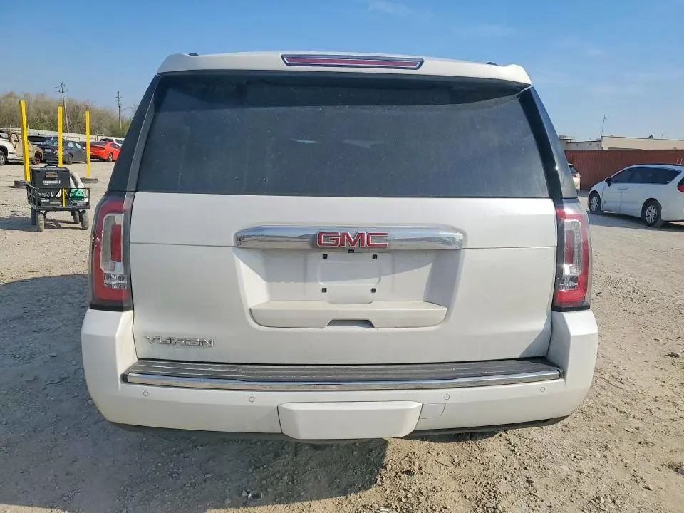 2016 GMC YUKON DENALI  