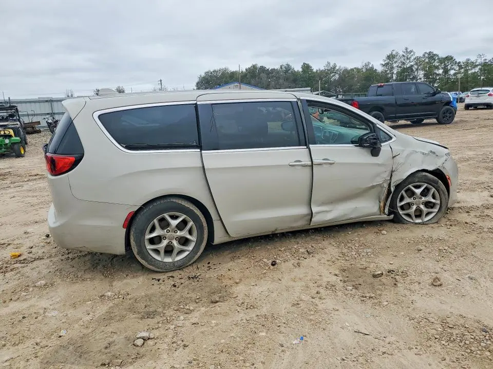 2017 CHRYSLER PACIFICA TOURING L  
