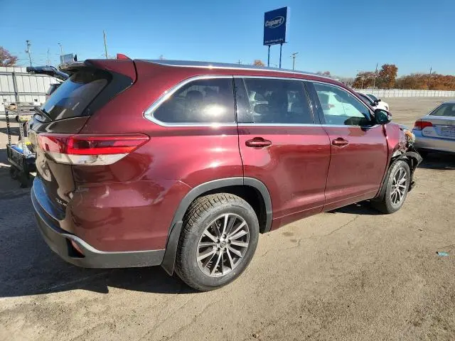 2017 TOYOTA HIGHLANDER SE  