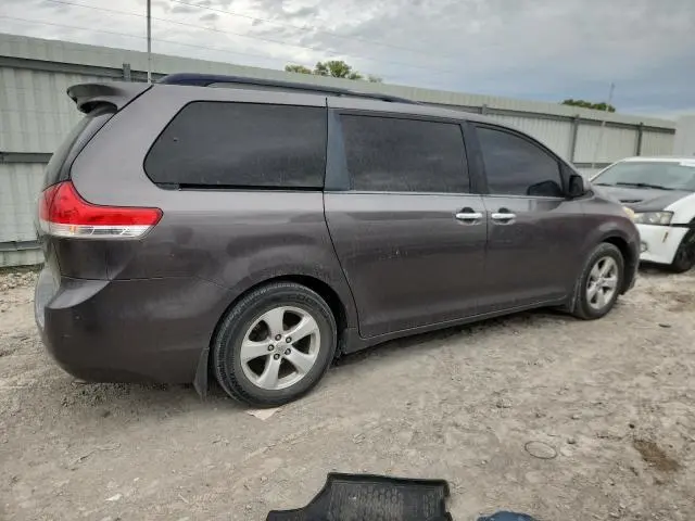 2013 TOYOTA SIENNA LE  