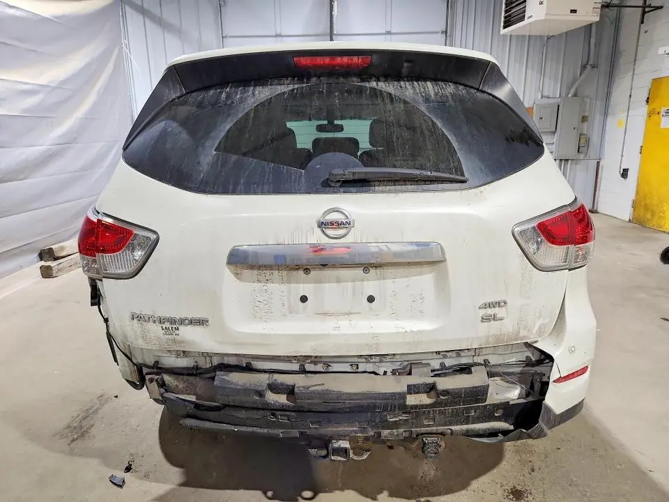 2016 NISSAN PATHFINDER SL  