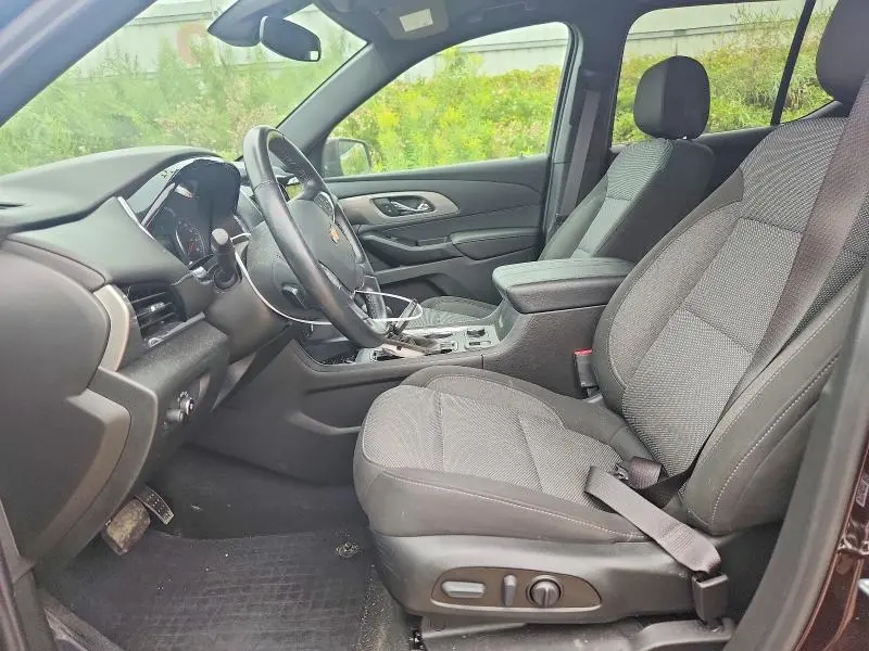 2023 CHEVROLET TRAVERSE LT  