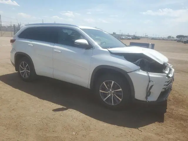 2018 TOYOTA HIGHLANDER SE  