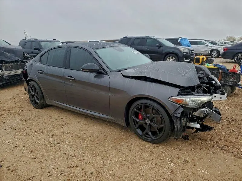 2020 ALFA ROMEO GIULIA TI  