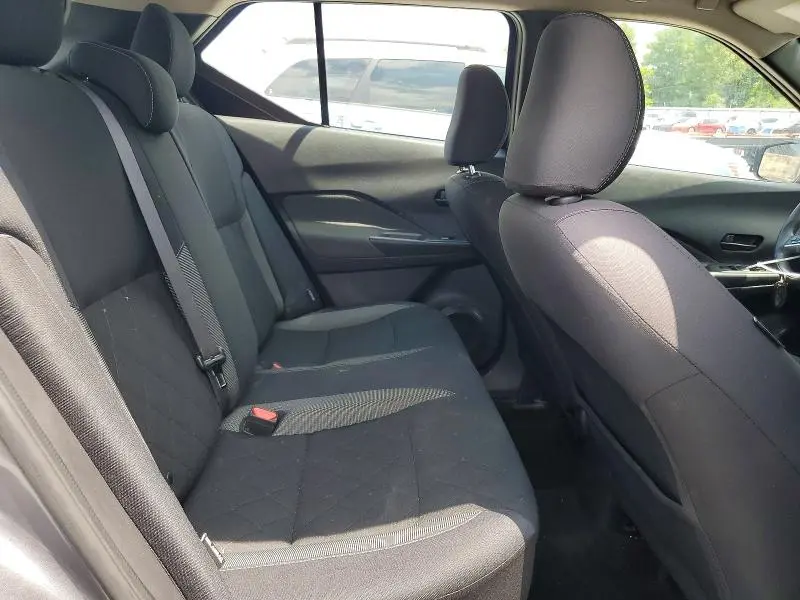 2020 NISSAN KICKS S  