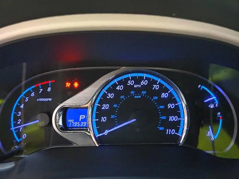 2014 TOYOTA SIENNA XLE 8-PASSENGER  