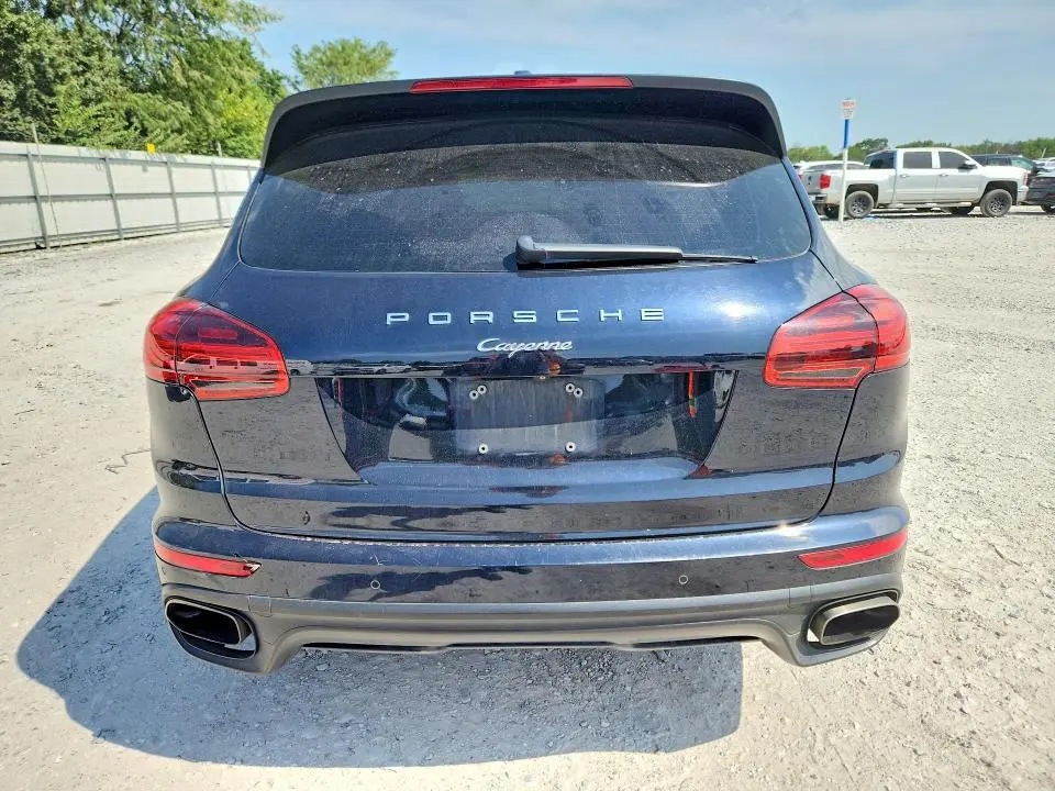 2016 PORSCHE CAYENNE   