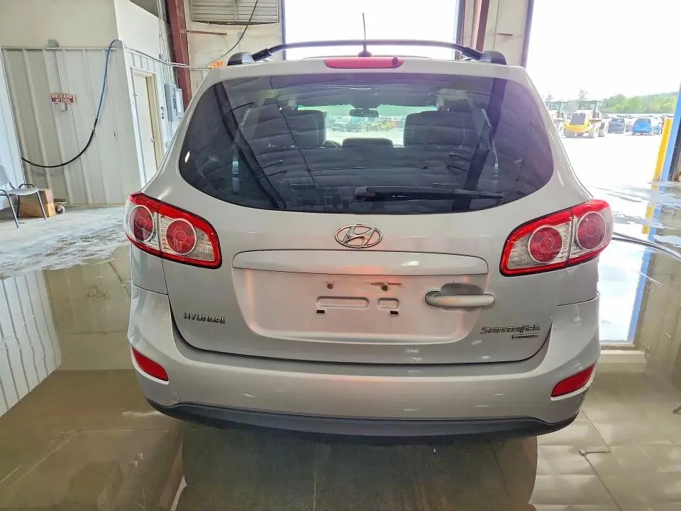 2010 HYUNDAI SANTA FE GLS  