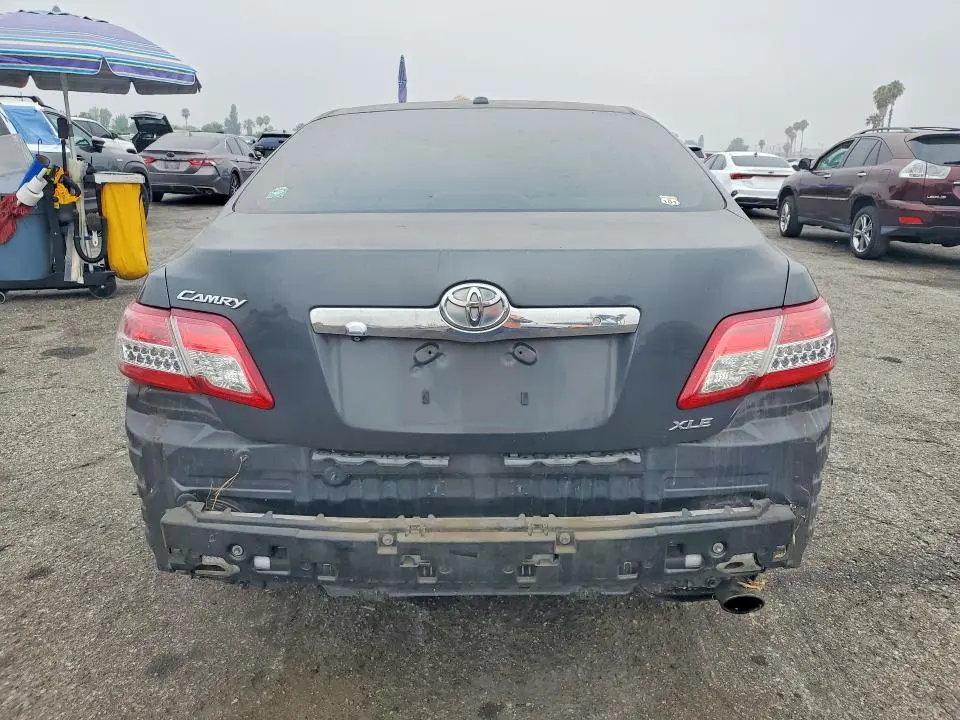 2010 TOYOTA CAMRY XLE  