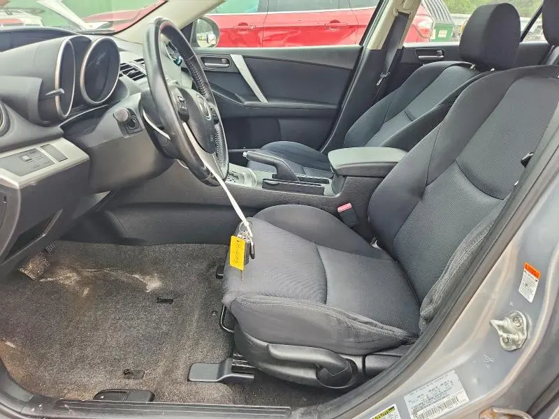 2011 MAZDA 3 S  