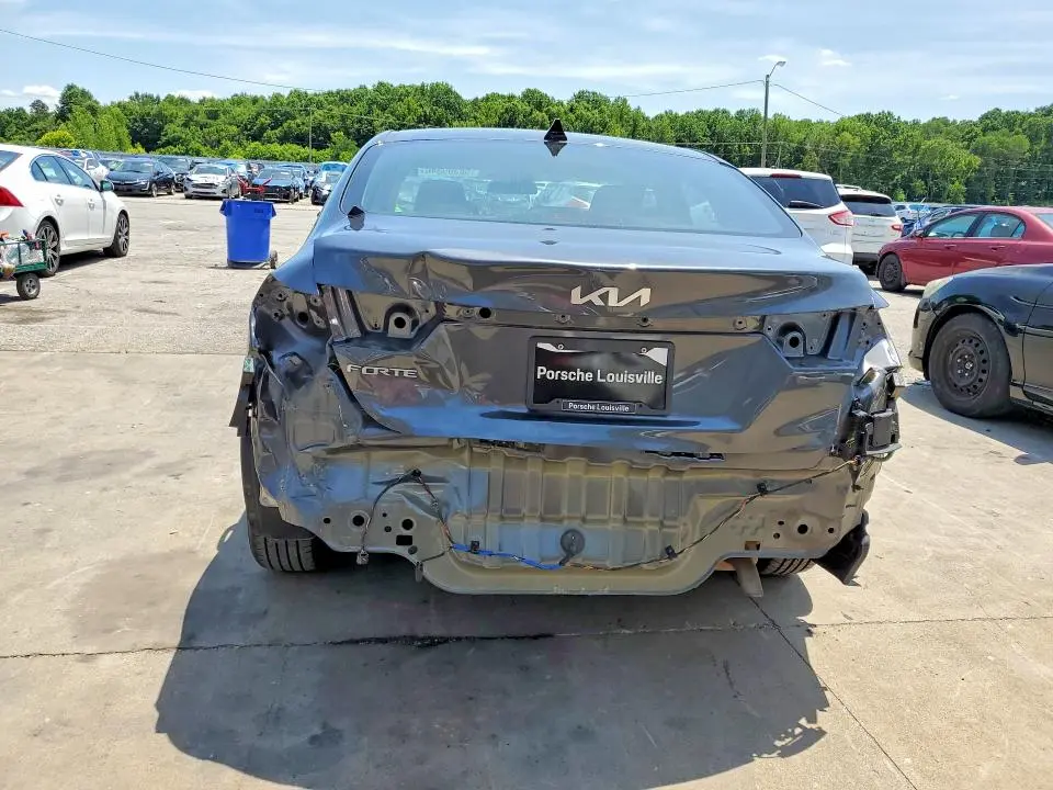 2022 KIA FORTE LXS  
