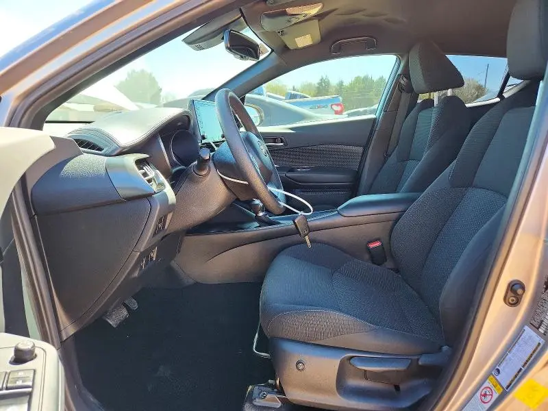 2019 TOYOTA C-HR LE  