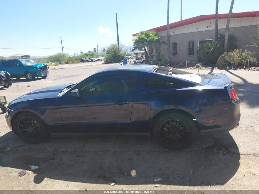 2011 FORD MUSTANG V6