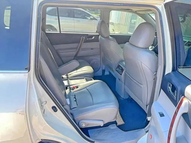2011 TOYOTA HIGHLANDER LIMITED  
