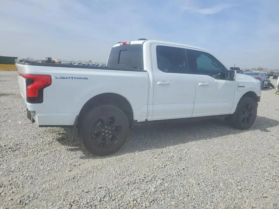 2023 FORD F150 LIGHTNING PRO  