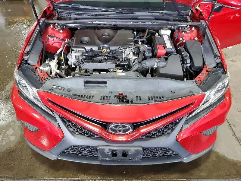 2019 TOYOTA CAMRY SE  