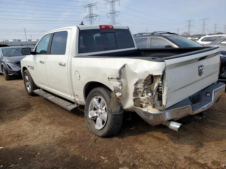 2016 RAM 1500 SLT  