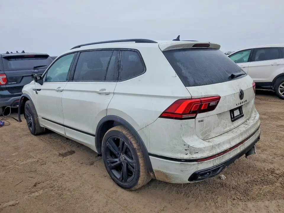 2023 VOLKSWAGEN TIGUAN SE R-LINE BLACK  