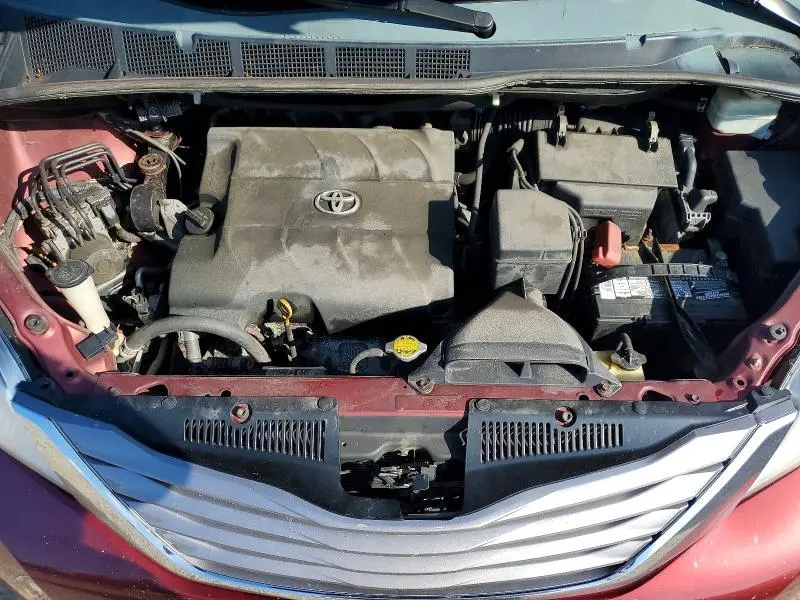 2015 TOYOTA SIENNA XLE 7-PASSENGER  