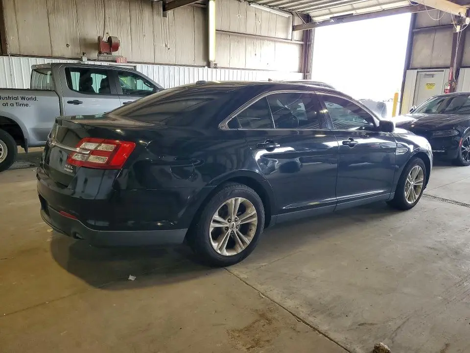 2016 FORD TAURUS SE  