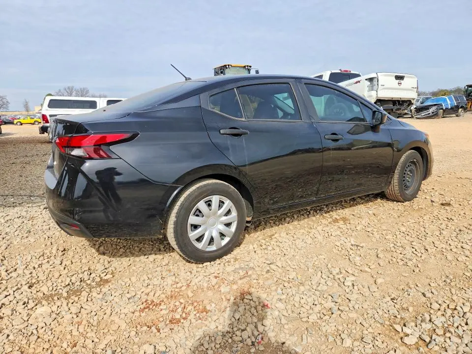2021 NISSAN VERSA S  