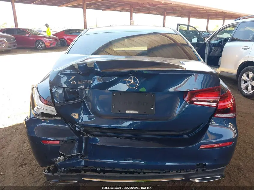 2019 MERCEDES-BENZ A 220  