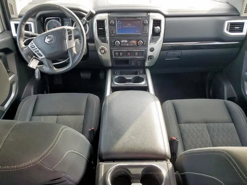 2018 NISSAN TITAN SV  