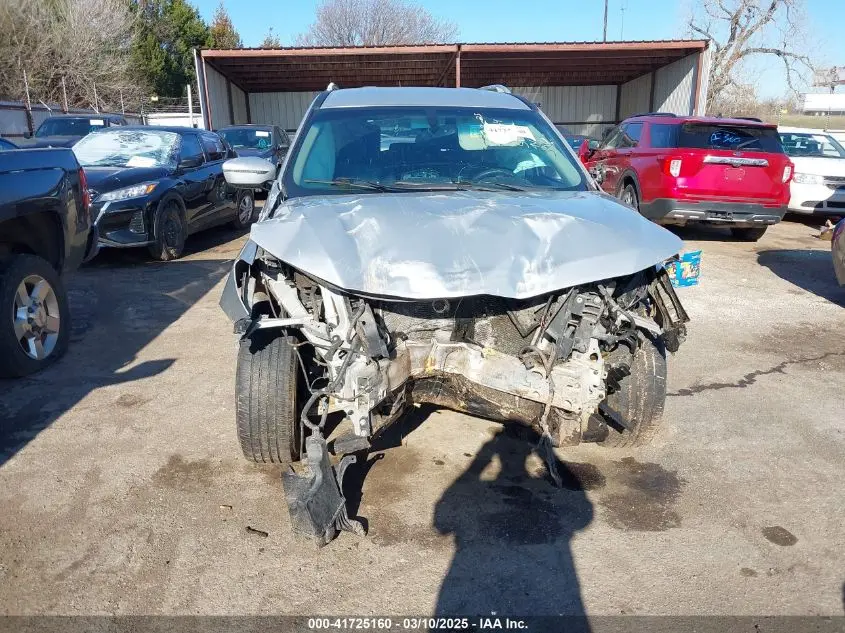 2017 NISSAN PATHFINDER SV