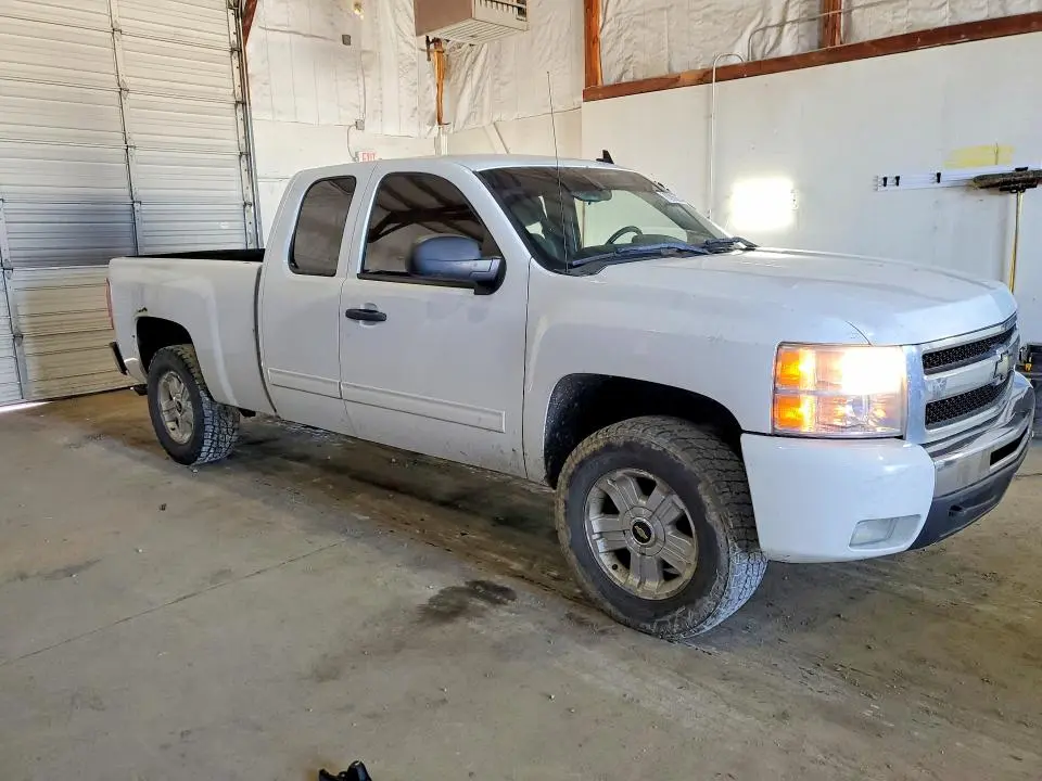 2011 CHEVROLET SILVERADO K1500 LT  