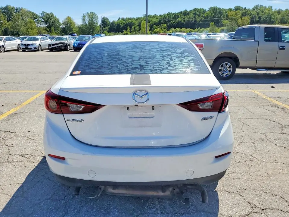 2018 MAZDA 3 TOURING  