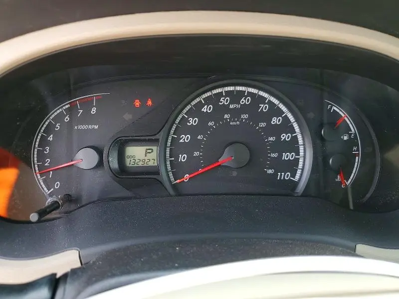 2011 TOYOTA SIENNA LE  