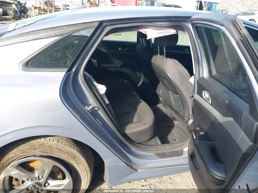2023 KIA K5 LXS
