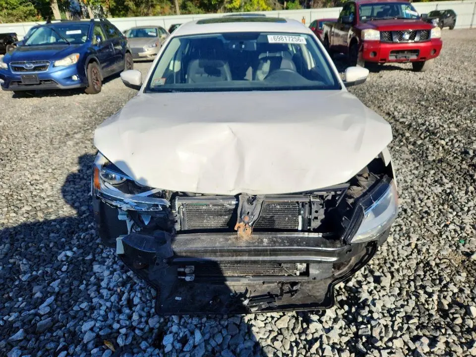 2011 VOLKSWAGEN JETTA SE  