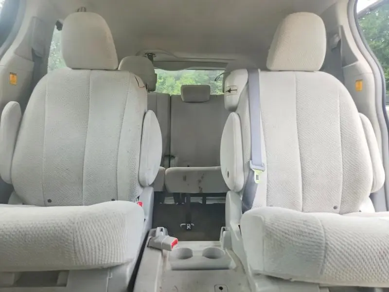 2011 TOYOTA SIENNA LE  