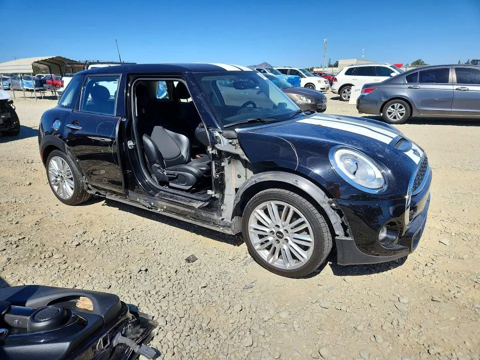 2017 MINI COOPER S  