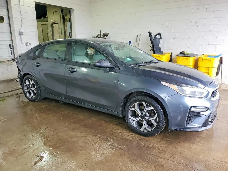 2021 KIA FORTE LXS  