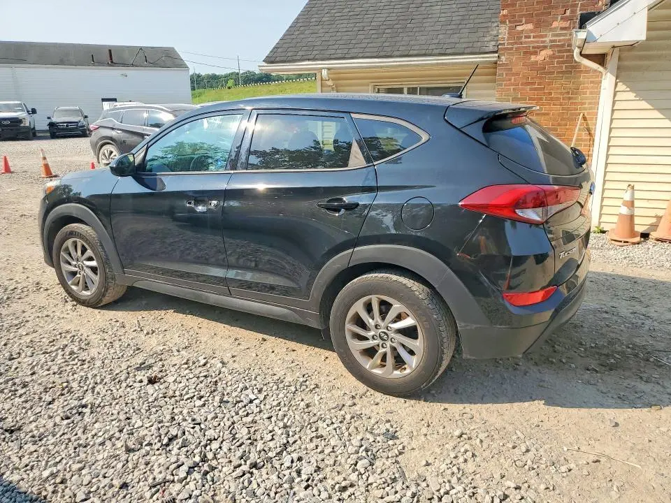 2016 HYUNDAI TUCSON SE  