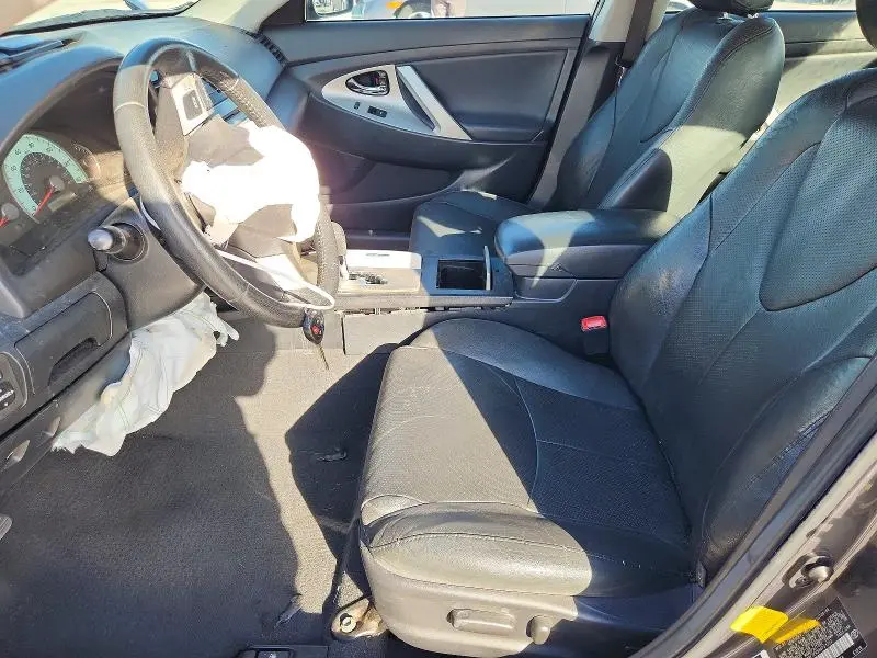 2011 TOYOTA CAMRY SE  