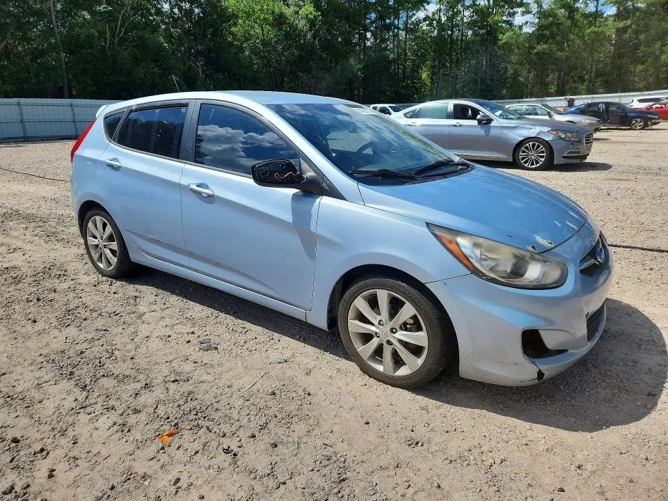 2012 HYUNDAI ACCENT SE  