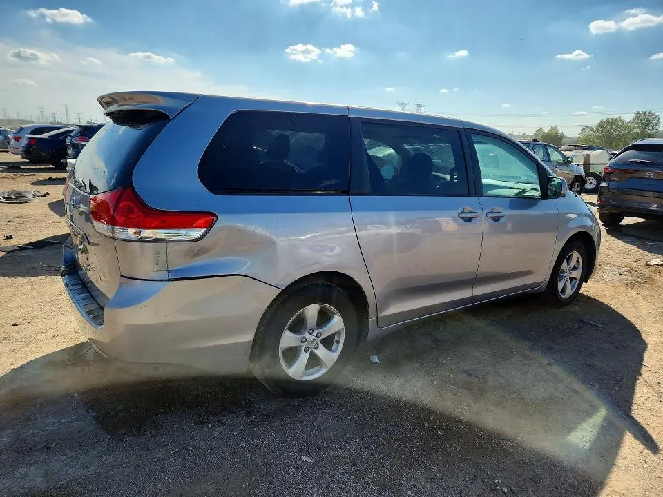 2012 TOYOTA SIENNA LE 8-PASSENGER  