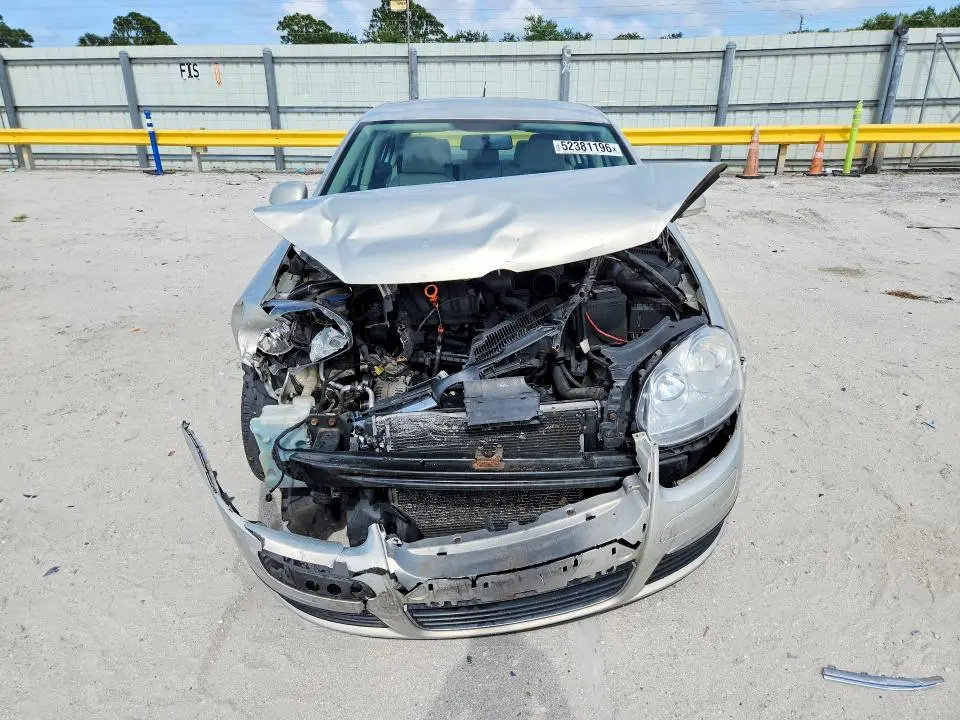 2010 VOLKSWAGEN JETTA LIMITED  