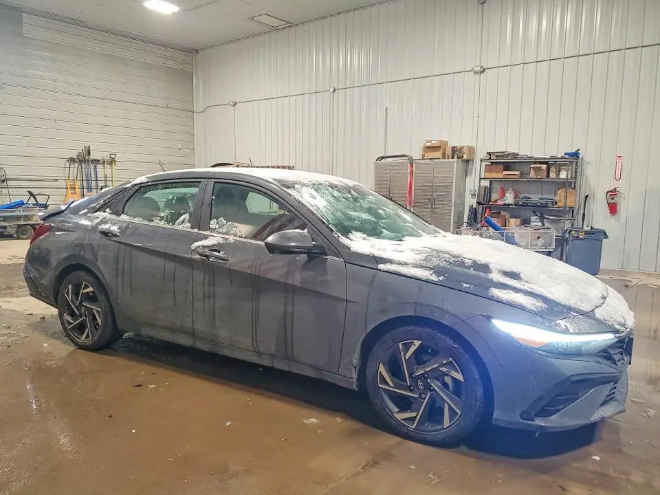 2024 HYUNDAI ELANTRA SEL  
