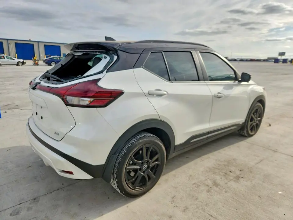 2024 NISSAN KICKS SR  