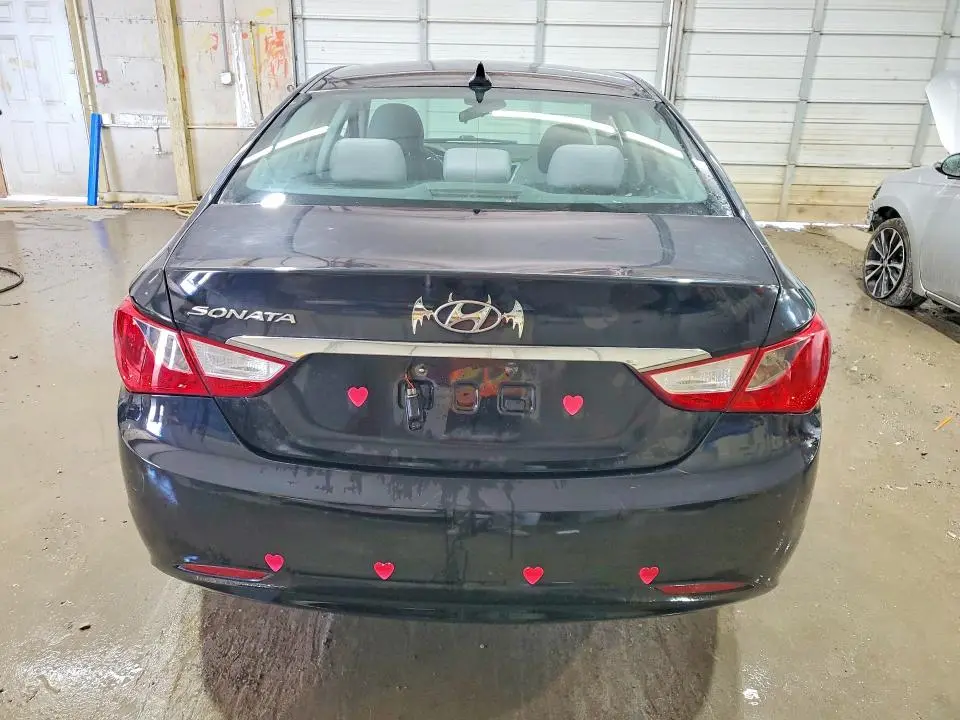 2011 HYUNDAI SONATA GLS  