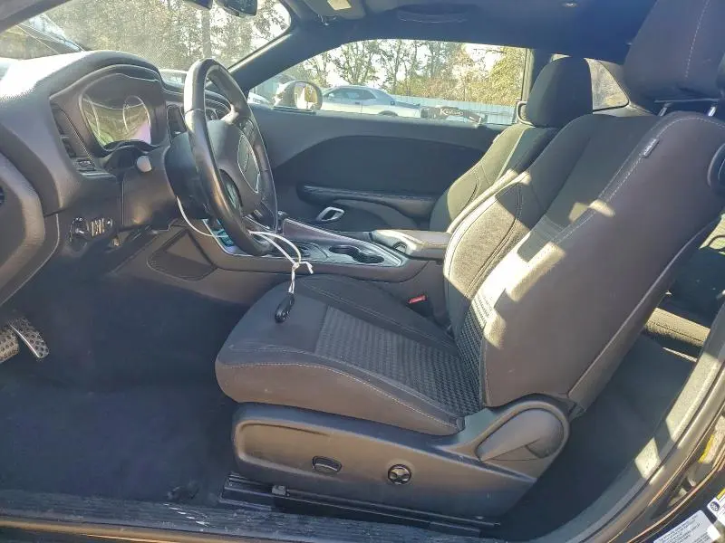 2016 DODGE CHALLENGER SXT  