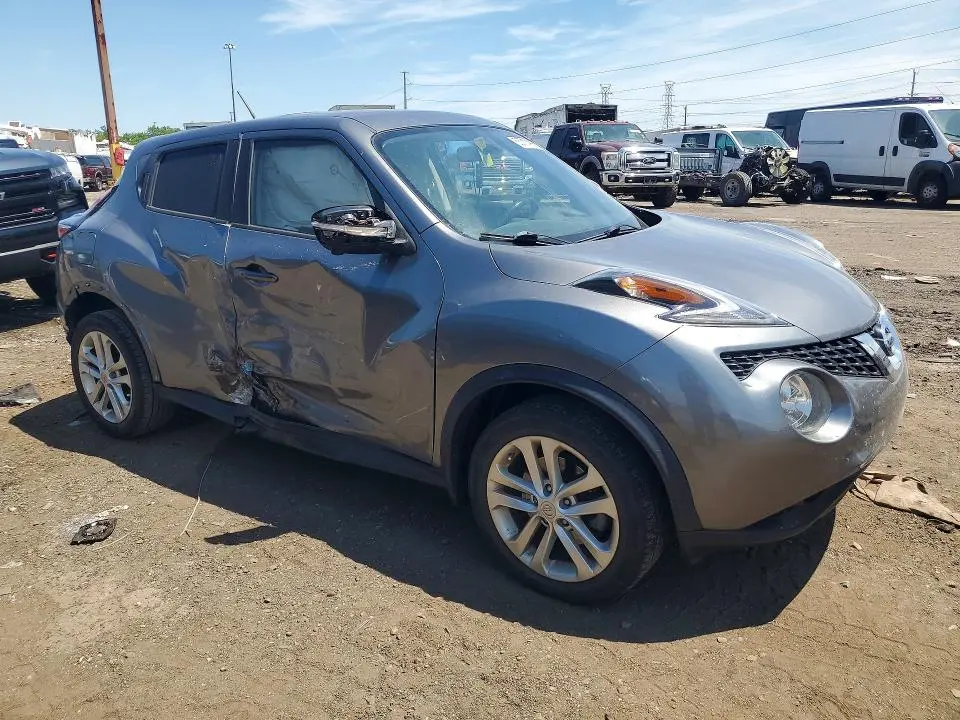 2015 NISSAN JUKE SV  